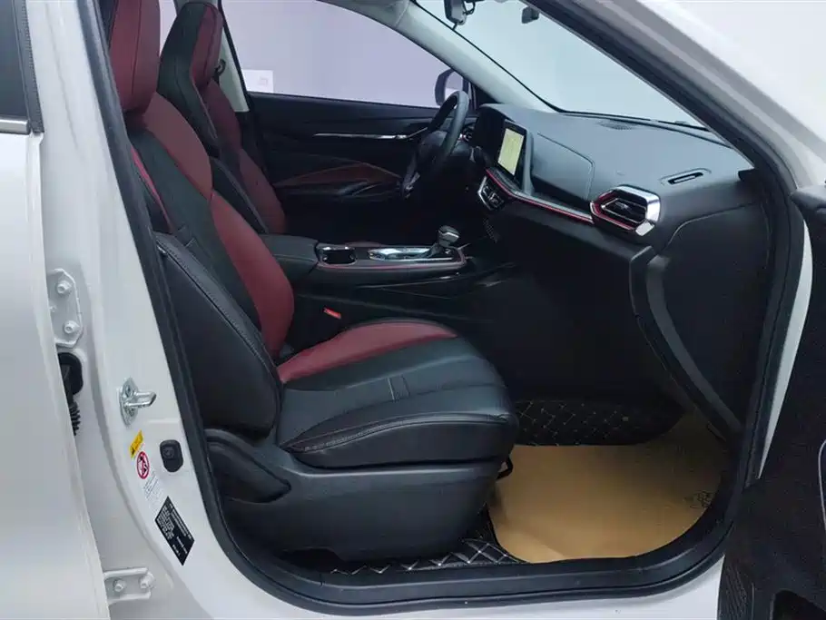 Changan Oshan X5 1.5 T DCT Distinguished