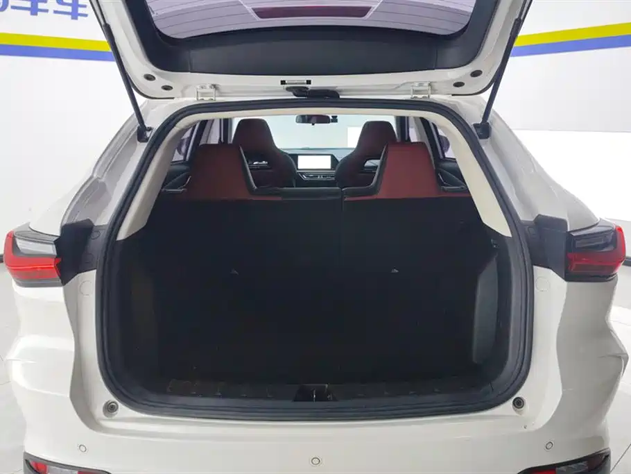 Changan Oshan X5 1.5 T DCT Distinguished