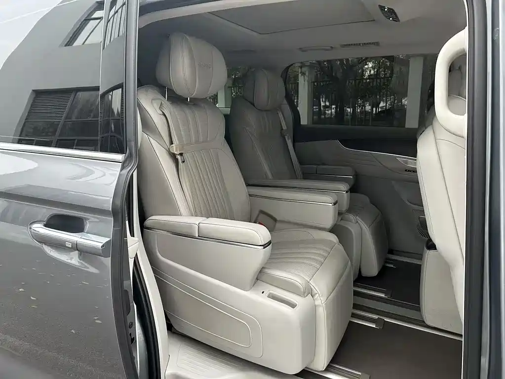Roewe iMAX8 400 TGI Premium