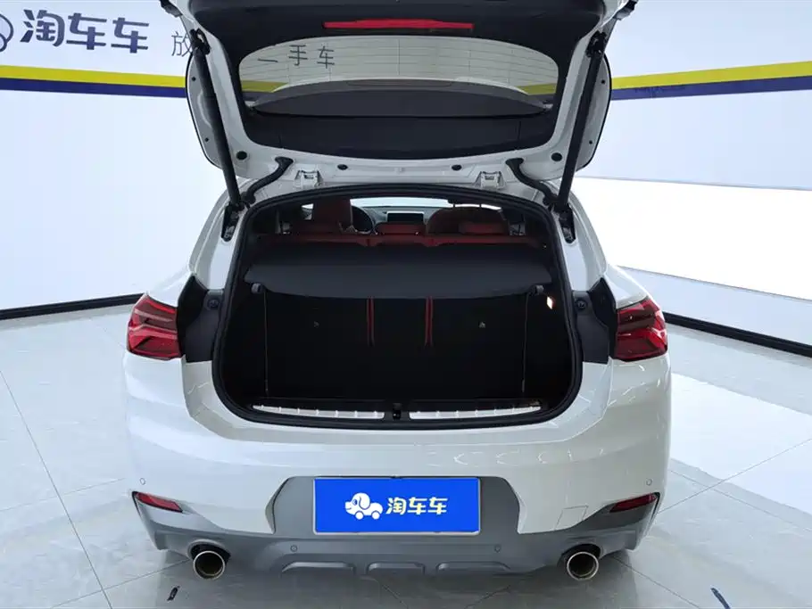 BMW X2 sDrive25 i Leading M Offroad Package