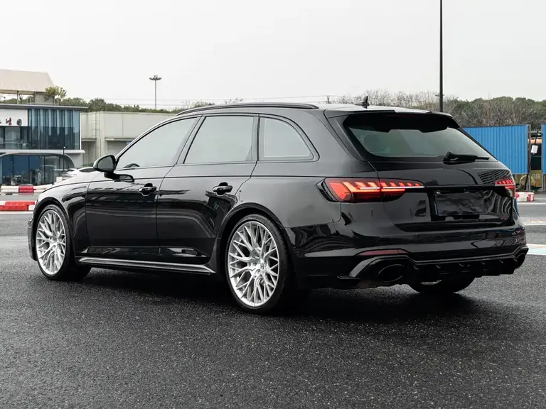 Audi RS 4 RS4 Avant Obsidian