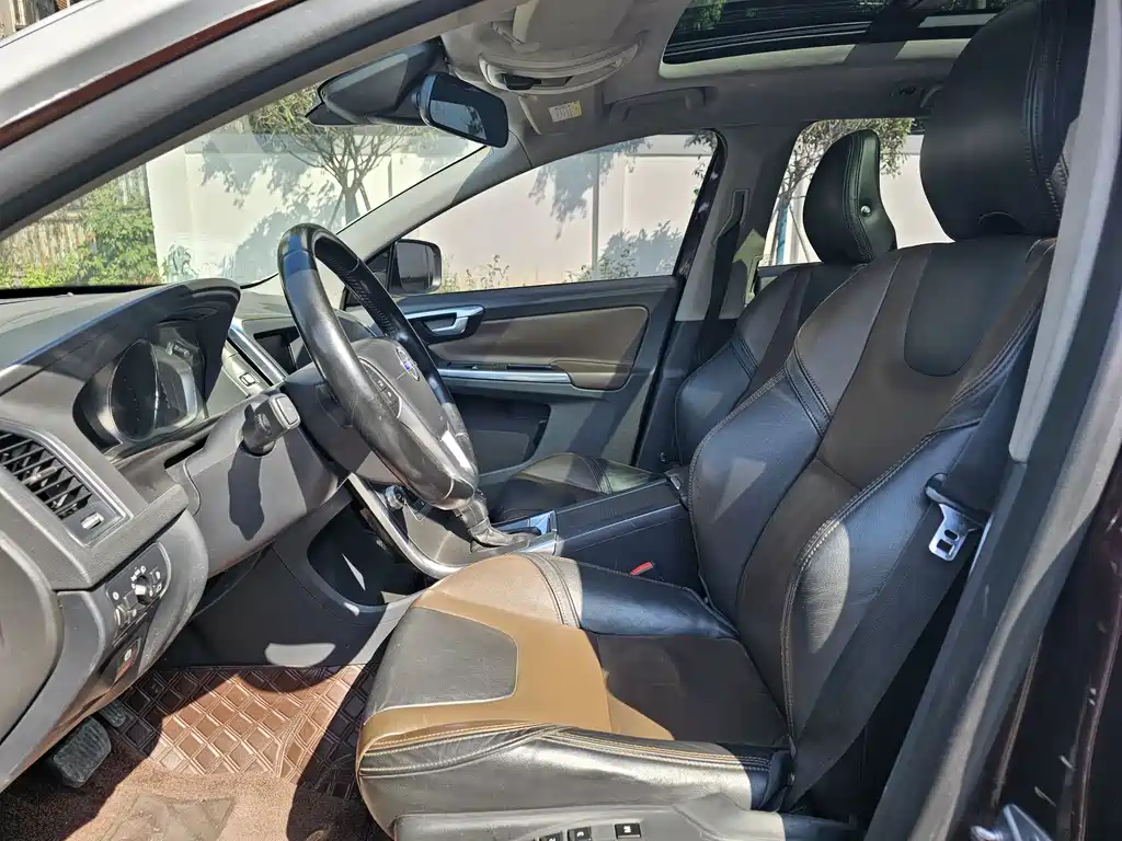 Volvo XC60 T5 Smart Progress