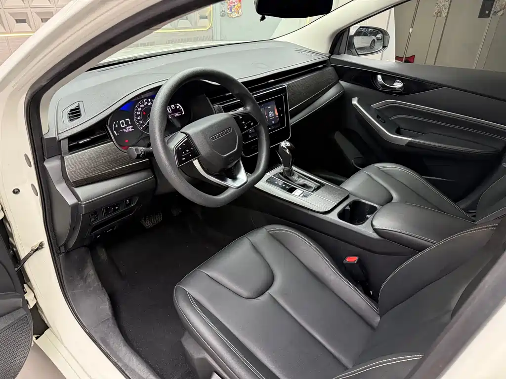 Venucia D60 PLUS 1.6 L XL CVT Joy Leading