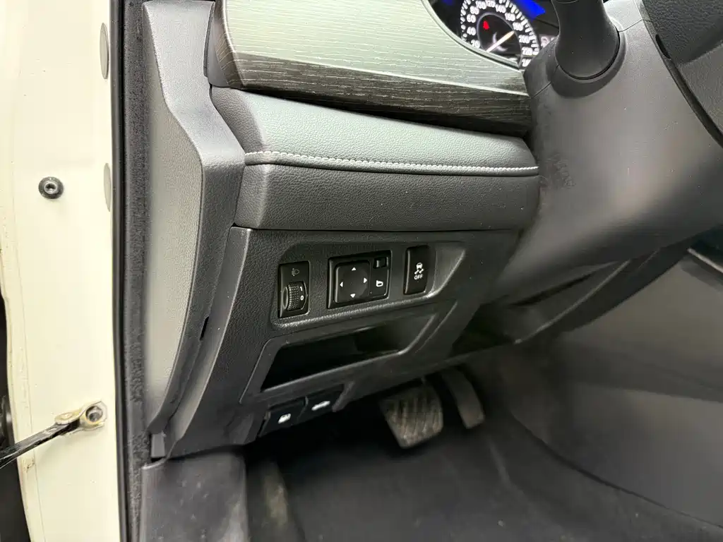 Venucia D60 PLUS 1.6 L XL CVT Joy Leading