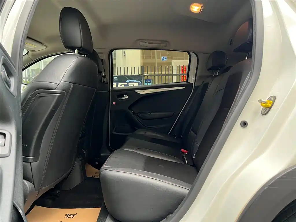 Citroën C3-XR 雪铁龙C3-XR 2015款 1.6 THP 自动智能型