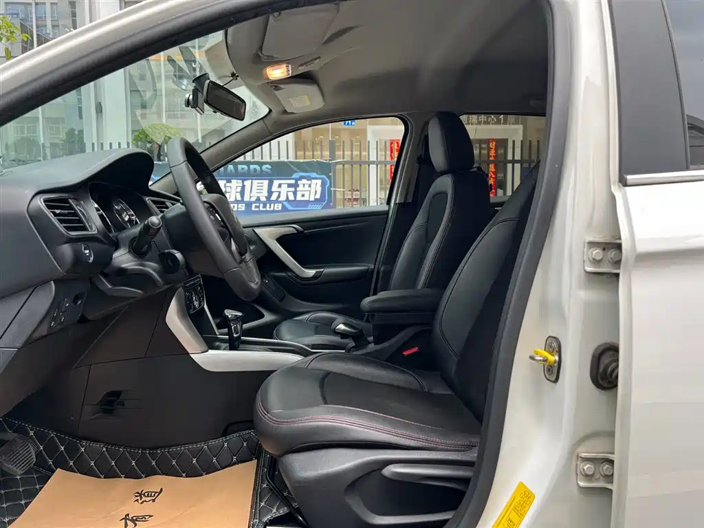 Citroën C3-XR 雪铁龙C3-XR 2015款 1.6 THP 自动智能型
