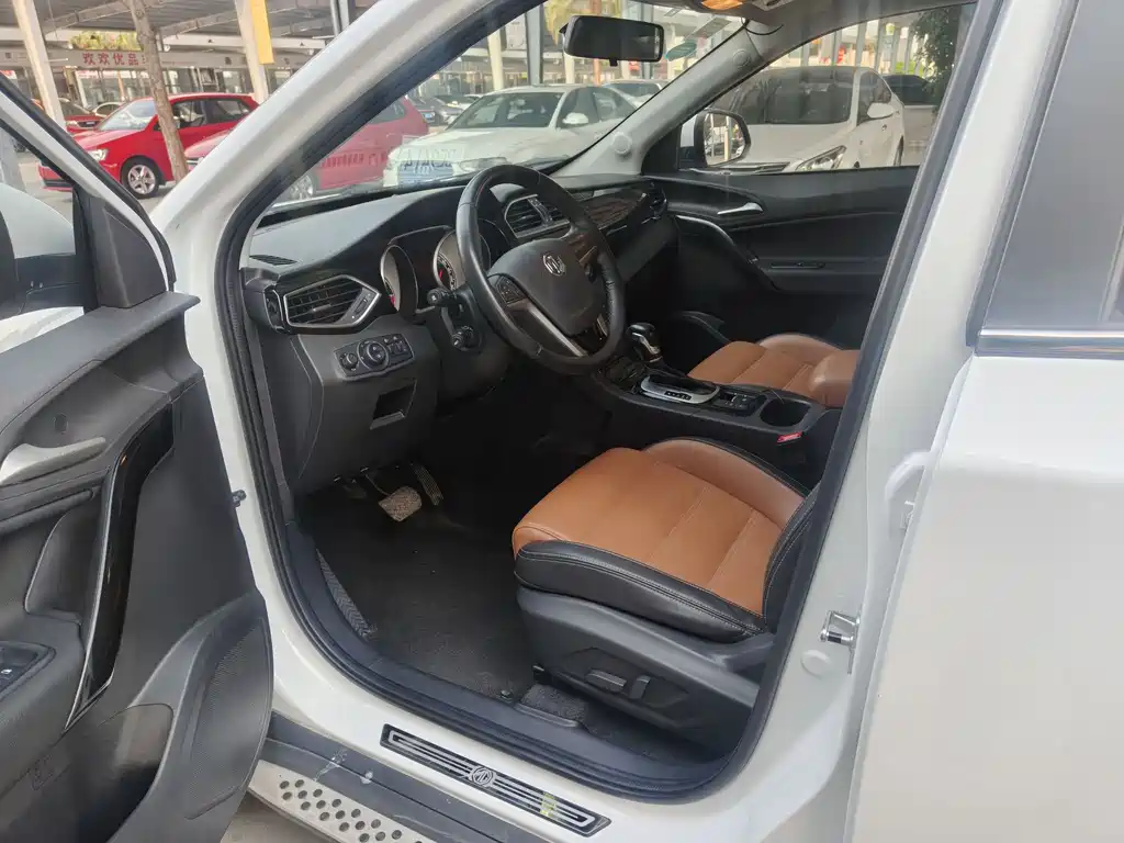 Ruiteng 1.5 TGI TST Luxury