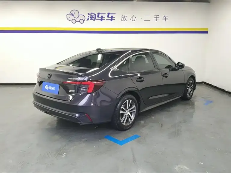 Honda Integra 240 TURBO CVT Leading