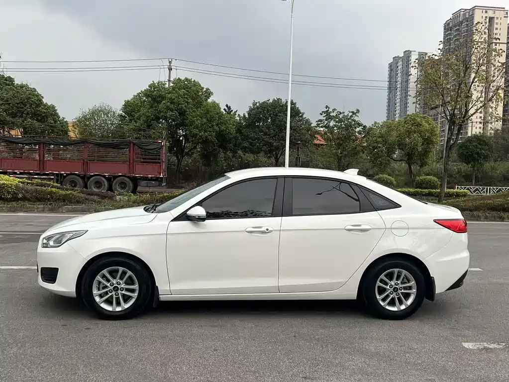 Escort Facelift 1.5 L Auto Quality Enjoyment( ) CN-VI
