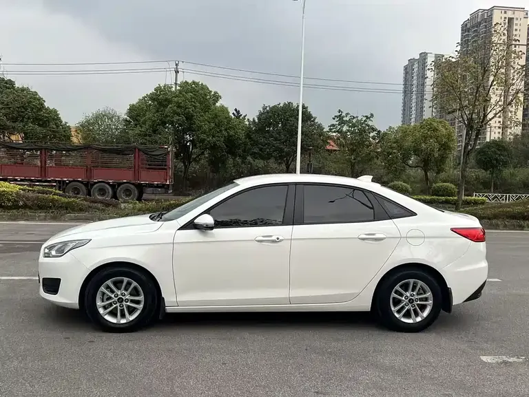 Ford Escort Facelift 1.5 L Auto Quality Enjoyment( ) CN-VI