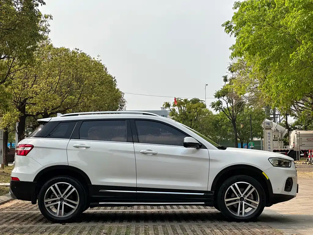 Haval H6 Coupe 哈弗H6 Coupe 2017款 红标 2.0 T 自动两驱尊贵型