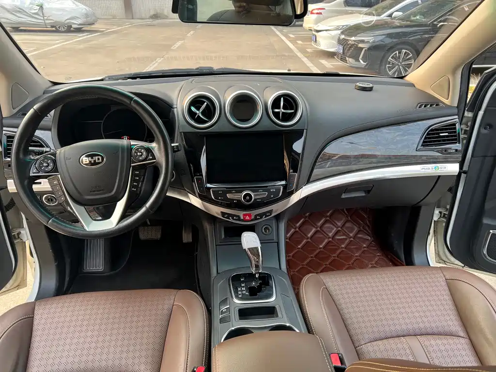 BYD S7 2.0 T Auto Distinguished