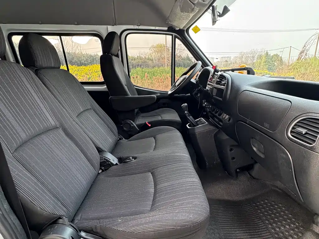 Transit Custom 2.8 T Space King Standard SWB Mid High Roof 6-seat Diesel CN-VI JX493