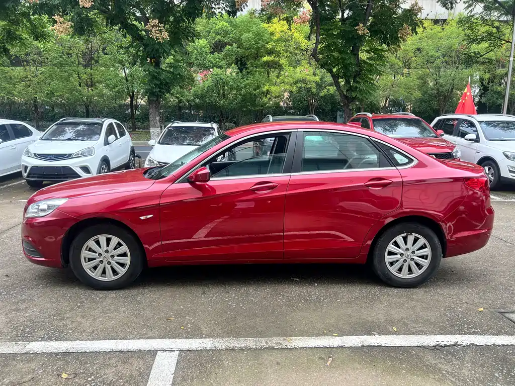 Senova D50 1.5 L CVT Standard