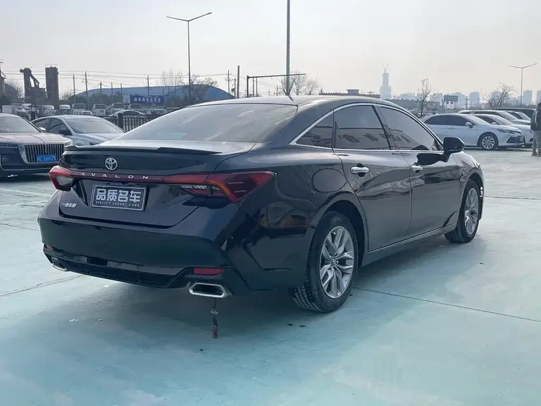 Toyota Avalon 2.0 L Luxury CN-VI