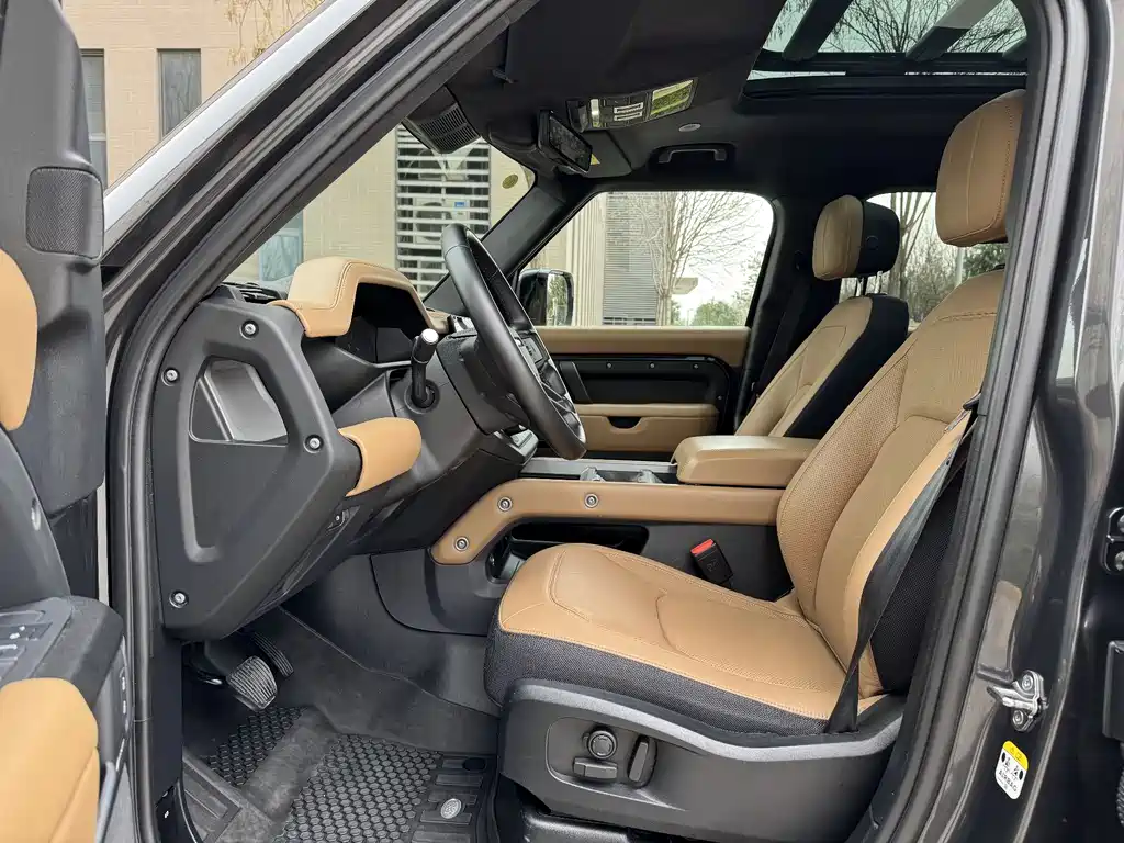 Land Rover Defender 110 3.0 T P400 Dark Special Edition