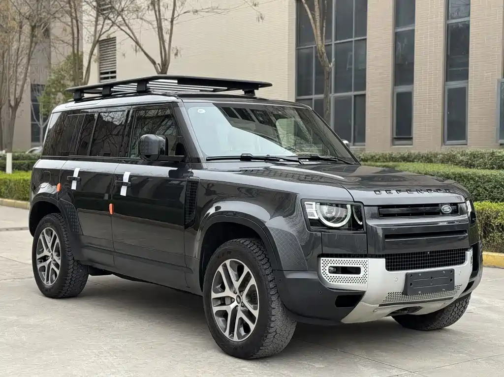 Land Rover Defender 110 3.0 T P400 Dark Special Edition