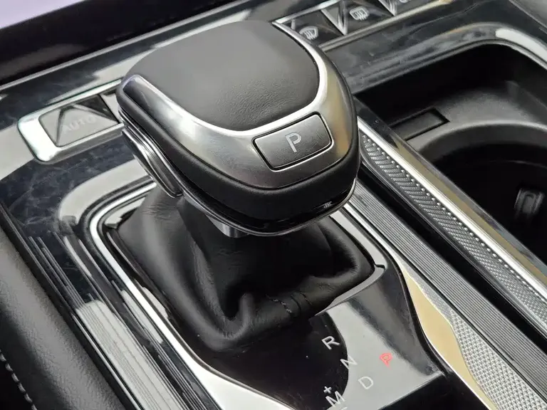 Hongqi H5 1.5 T DCT Connected Flagship Charm