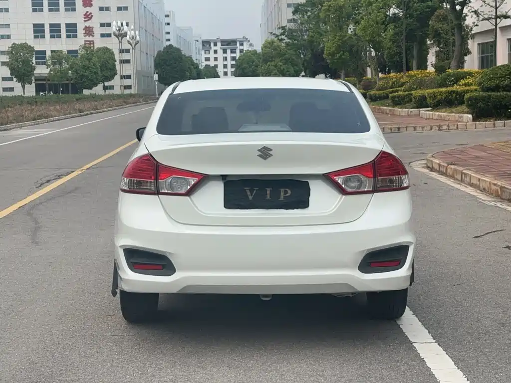 Alivio 1.6 L Auto Comfort Enjoyment