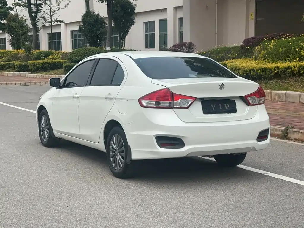 Alivio 1.6 L Auto Comfort Enjoyment