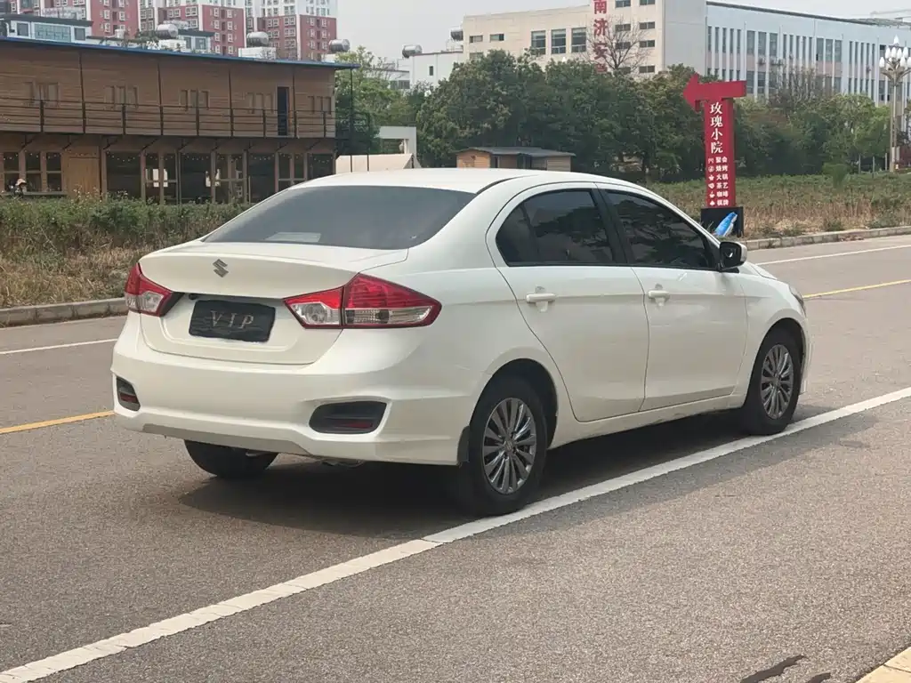 Alivio 1.6 L Auto Comfort Enjoyment