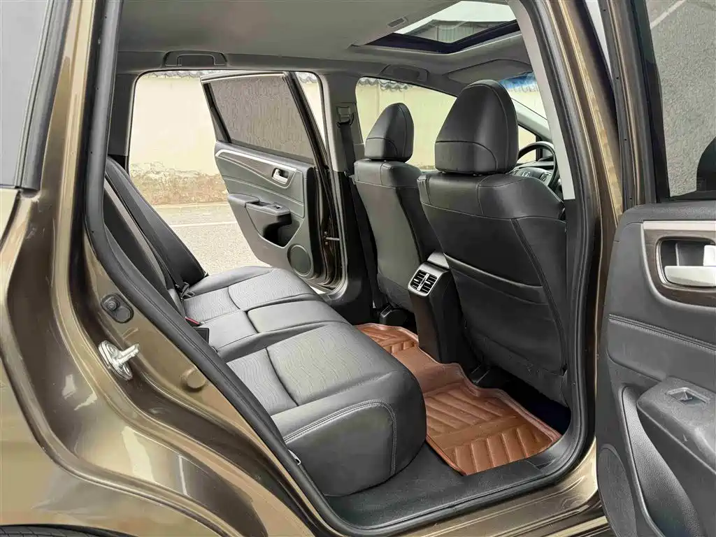 Jade 1.8 L CVT Luxury Premium 5-seat