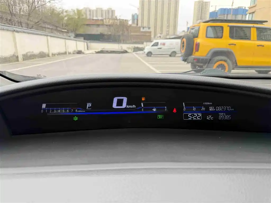 Jade 1.8 L CVT Luxury Premium 5-seat