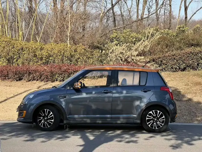 Suzuki Swift 1.5 L Auto Fashion Cool Play
