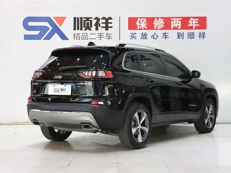 Cherokee 自由光 2020款 2.0 T 两驱领先版