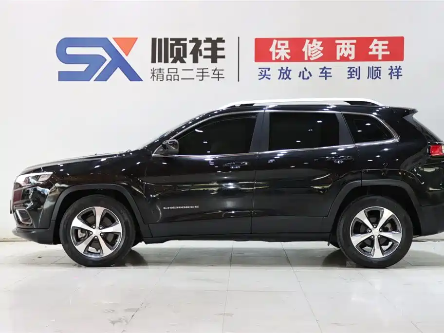 Cherokee 自由光 2020款 2.0 T 两驱领先版