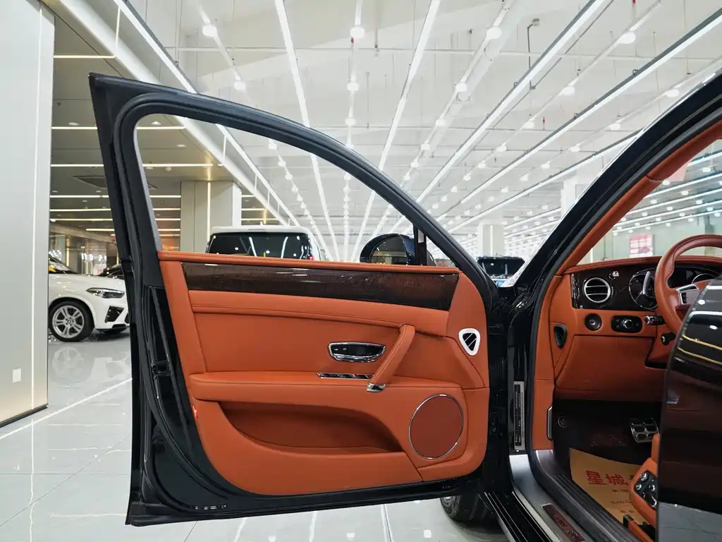 Flying Spur 4.0 T V8 S Standard