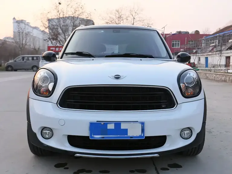 MINI COUNTRYMAN 1.6 T COOPER S ALL4 Gear Fan