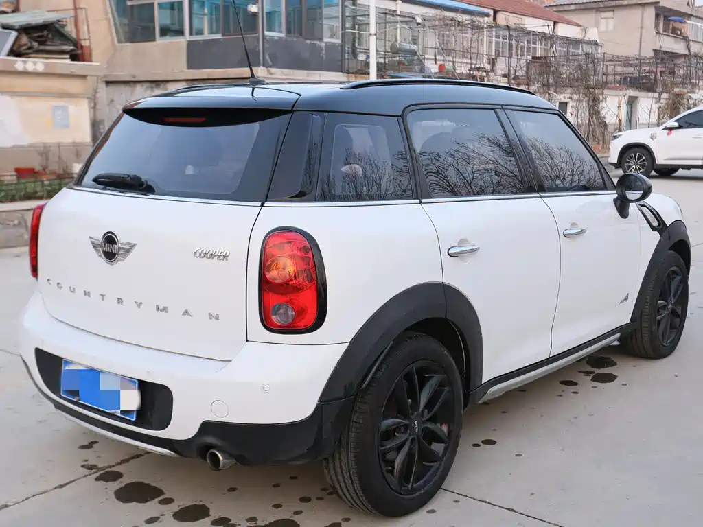 MINI COUNTRYMAN 1.6 T COOPER S ALL4 Gear Fan