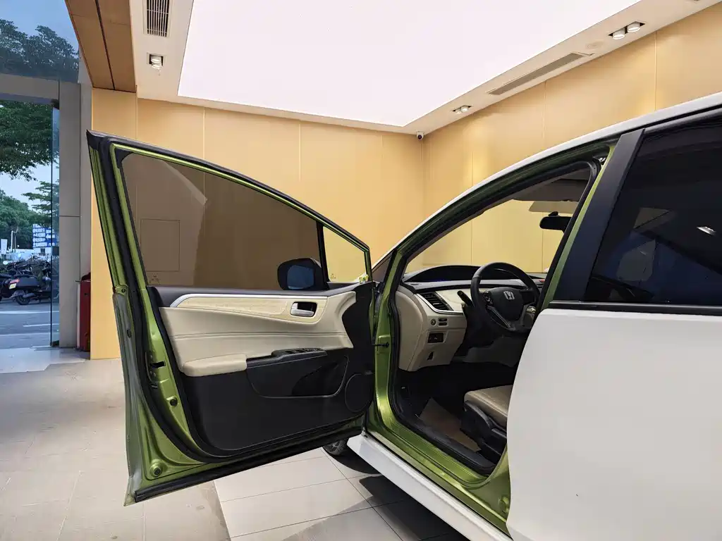 Jade 1.8 L Auto Comfort 5-seat