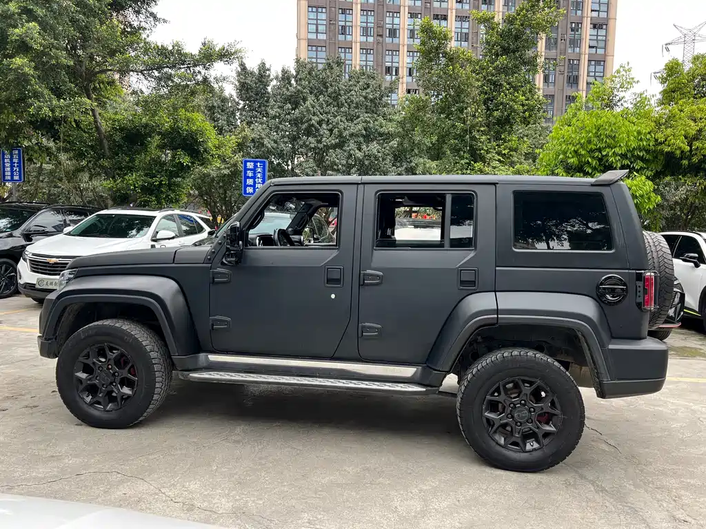 BAIC BJ40 2.0 D Auto 4 WD Blade Hero Swordsman