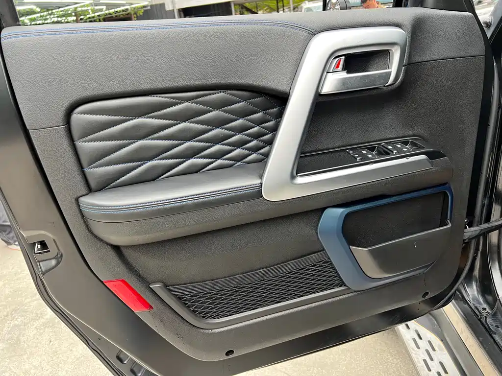BAIC BJ40 2.0 D Auto 4 WD Blade Hero Swordsman