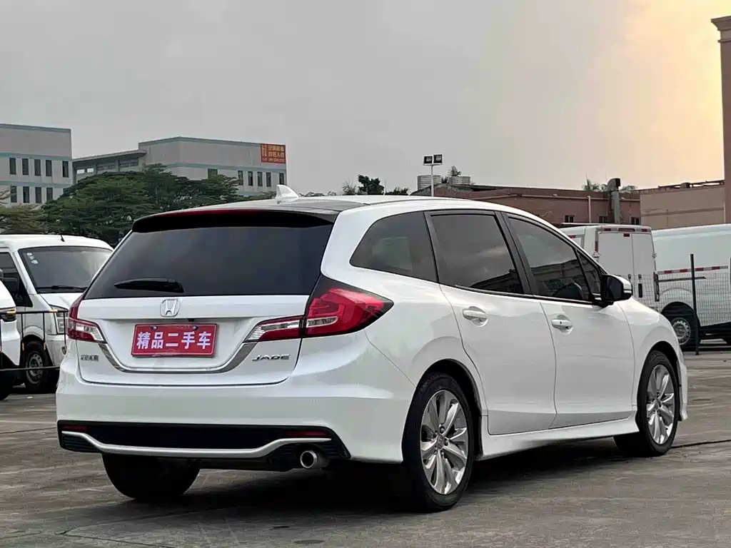 Jade 1.8 L Auto Comfort 5-seat