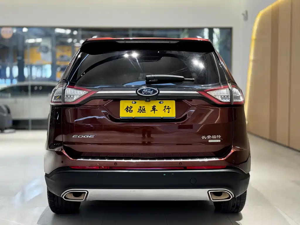 Edge EcoBoost 245 2 WD Grand Sharp 7-seat