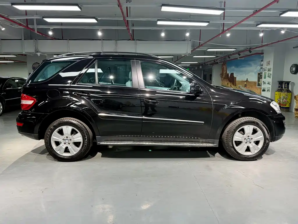 Mercedes-Benz M-Class ML 300 4 MATIC