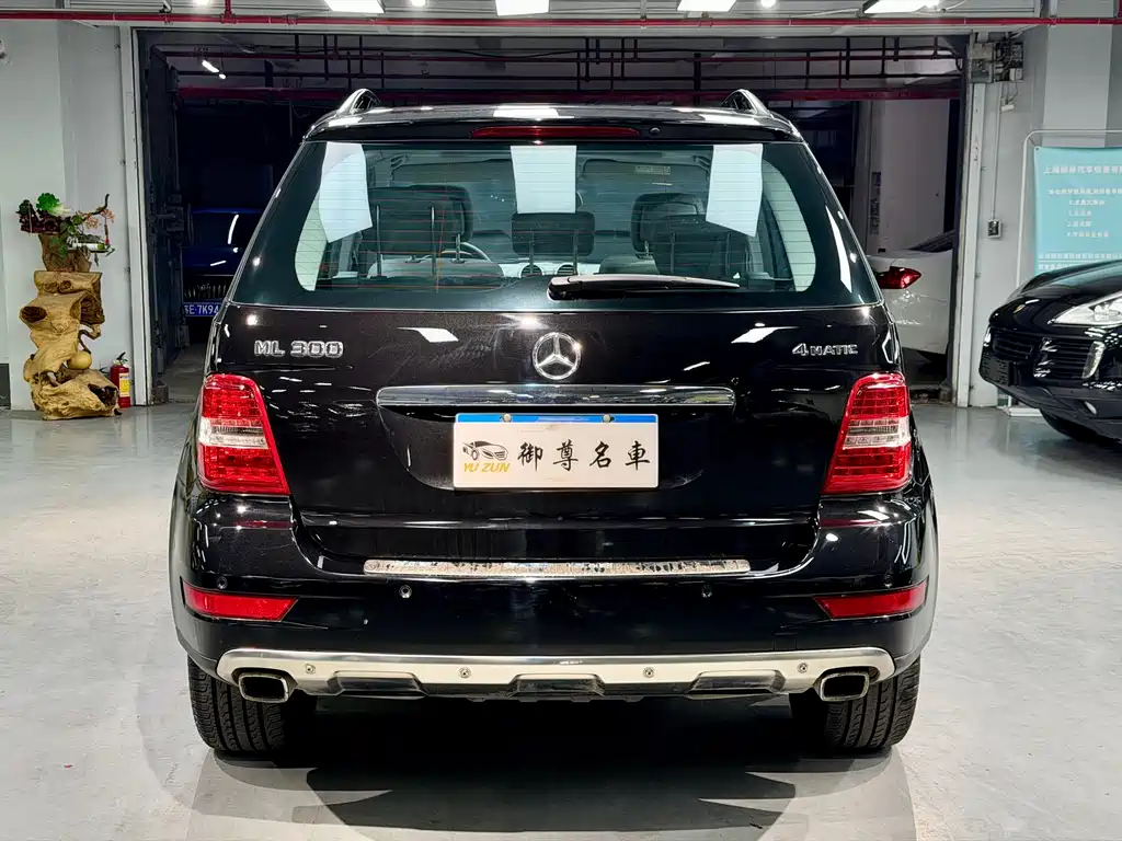 Mercedes-Benz M-Class ML 300 4 MATIC