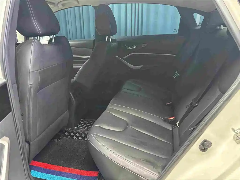 Venucia D60 PLUS 1.6 L XL CVT Joy Leading