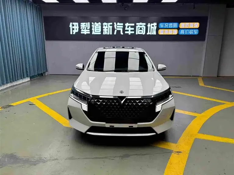 Venucia D60 PLUS 1.6 L XL CVT Joy Leading