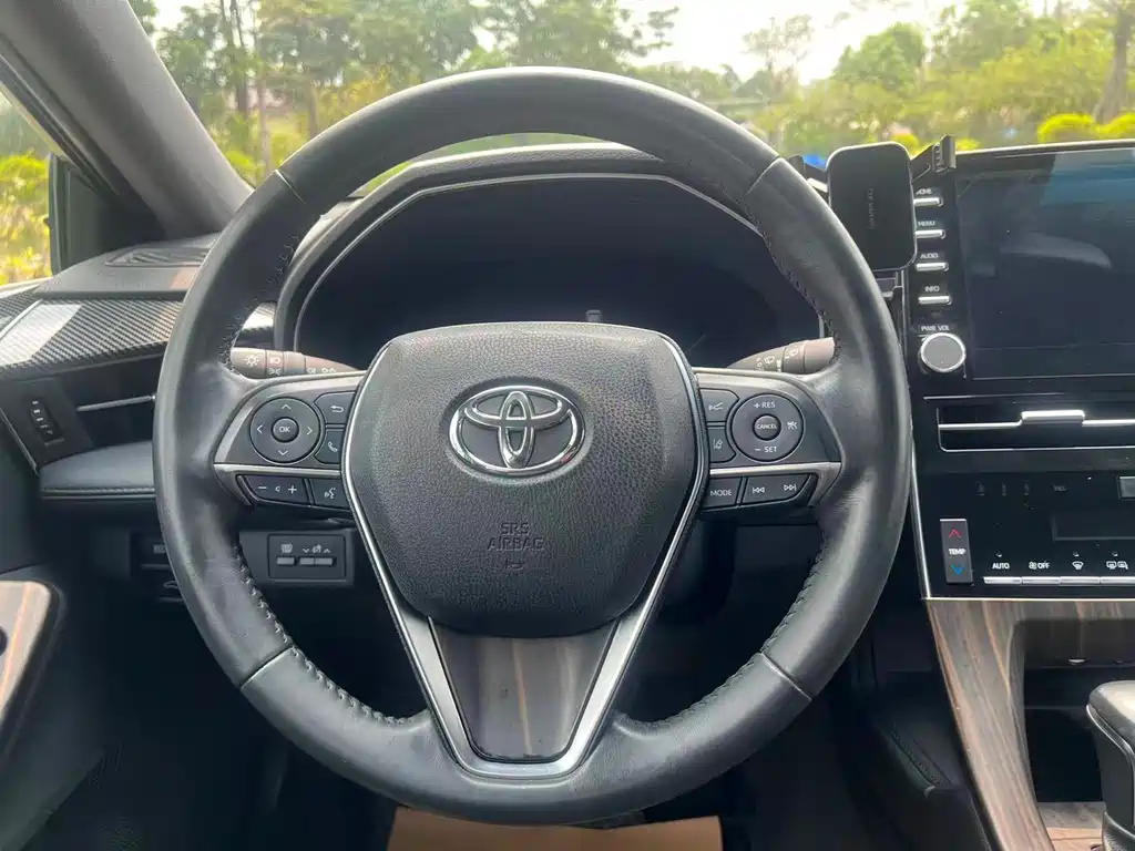 Avalon 2.5 L Luxury