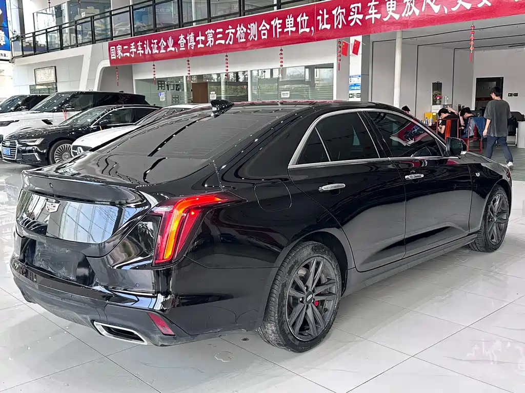 Cadillac CT4 28 T Luxury