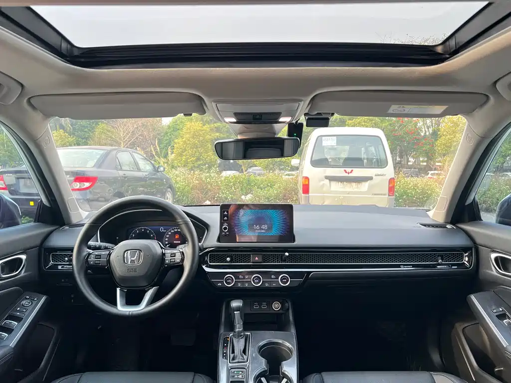 Integra 240 TURBO CVT Luxury