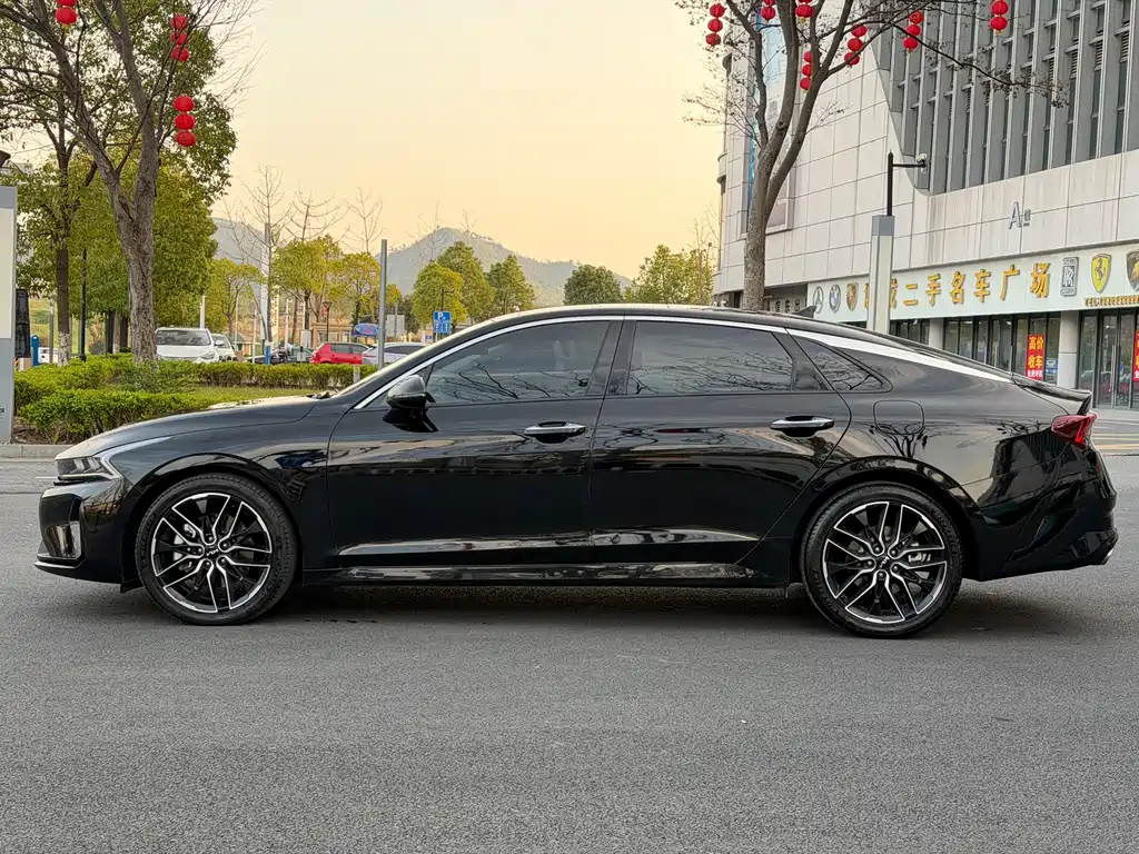 Kia K5 380 T GT-Line Refreshed