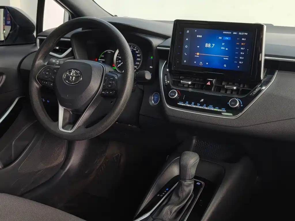 Levin Dual Engine 1.8 H E-CVT Luxury