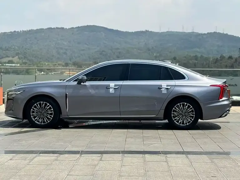 Hongqi H5 2.0 T Auto Connected Flagship Enjoyment