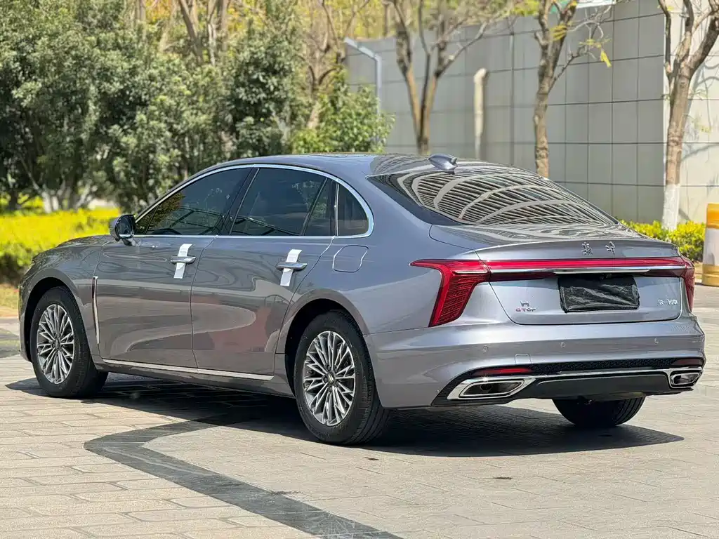 Hongqi H5 2.0 T Auto Connected Flagship Enjoyment