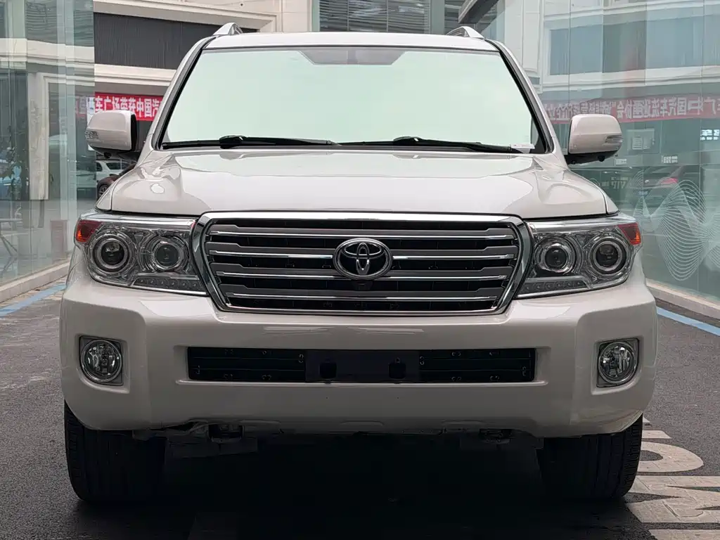 Land Cruiser (Import) 4.0 L V6 Middle East Limited